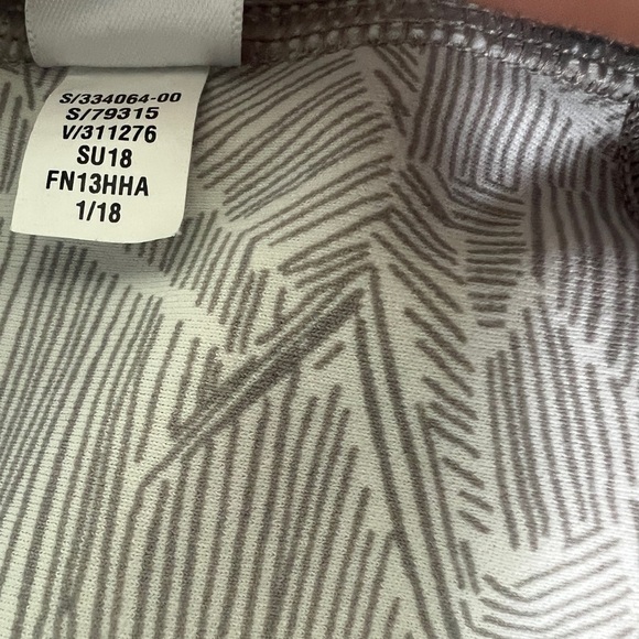 Athleta Colorblock Up For Anything Leaf Print Leggings Gray White Size Medium - Picture 6 of 7